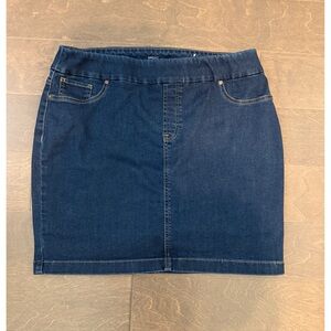 Chico's Dark Blue Denim Pull On Skort Excellent Size 12 Chicos 2 Hard to Find